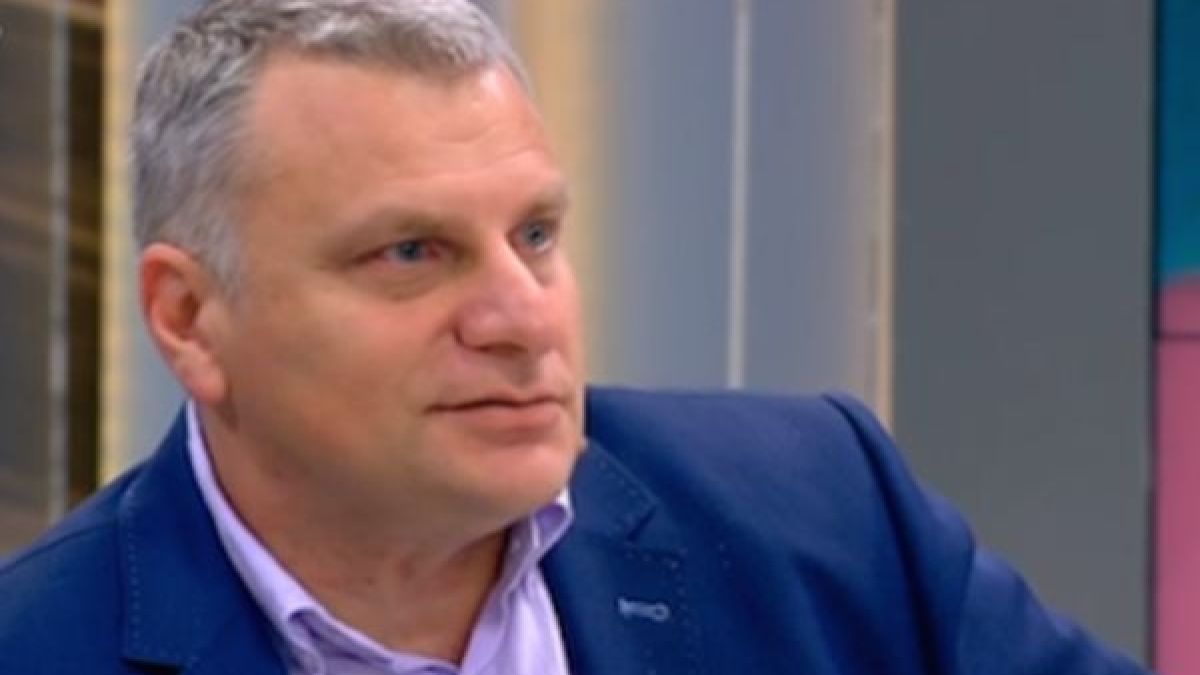 Петър Курумбашев с култов коментар за посещението на семейство Макрон   