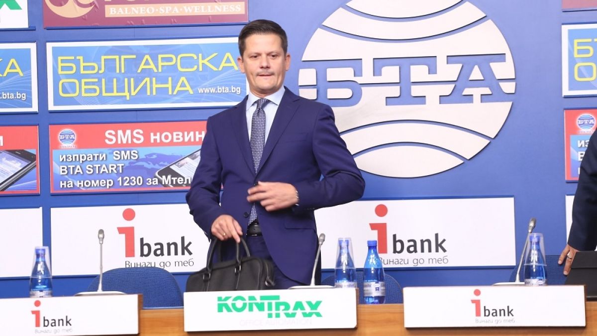 БЛИЦ TV: КЗП погва търговците в края на сезона: Да не лъжат, че ги хващаме! (СНИМКИ)