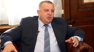 Каракачанов с култов коментар за дърварския хумор на Симеонов и "гейтове" в свирката