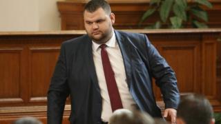 Пеевски наруши тишината в спалнята на Дончева