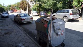 Фейсбук завря заради изхвърлено в контейнер българско знаме (СНИМКА)