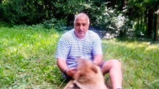 Бойко Борисов показа как почива в неделя, награбил се е с... (СНИМКИ)