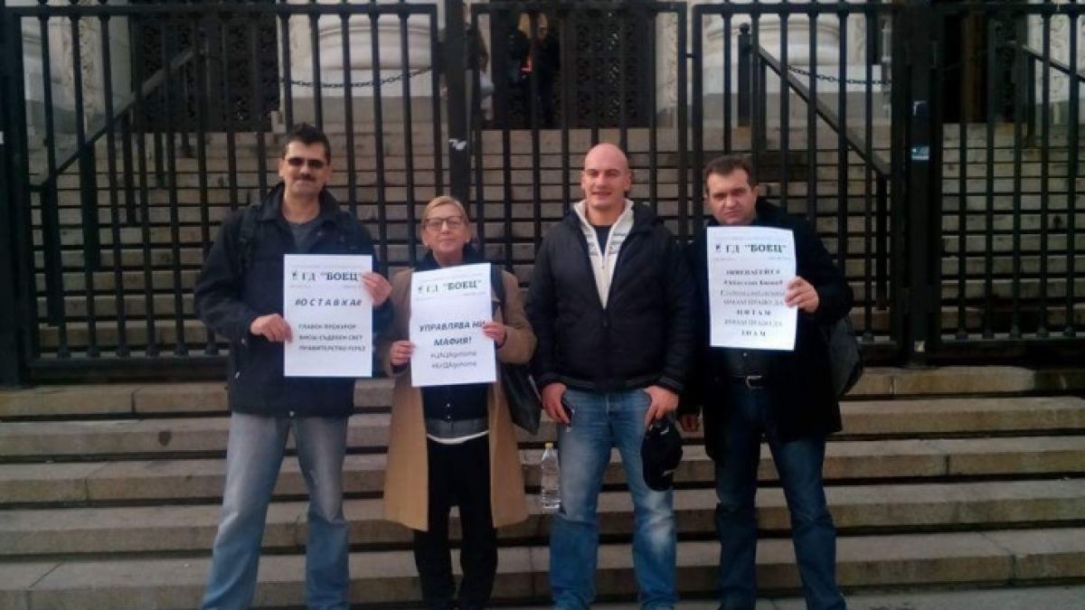 Само в БЛИЦ! ГД „БОЕЦ“ - поредната платена „гражданска“ клика, защитаваща фараона Цветан Василев 