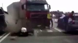 От тези КАДРИ ще ви настръхнат косите! Вижте най-ужасяващите катастрофи и се замислете, когато седнете зад волана 