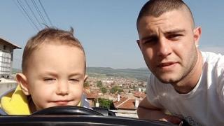 Потресаващо! Баща взе момченцето си от детската градина в Панагюрище и остана ужасен от това, което видя (СНИМКИ)
