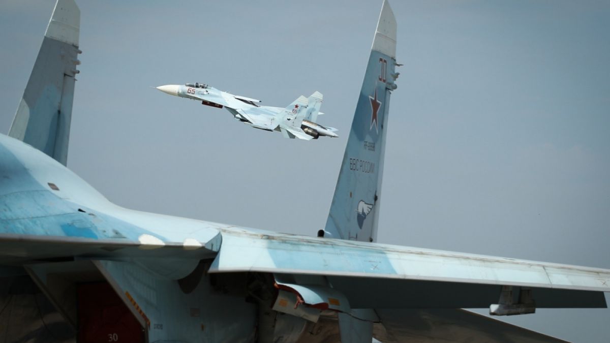 НАТО официално: Белгия вдигна F-16 срещу Су-27 над Балтийско море, руските изтребители се оттеглиха