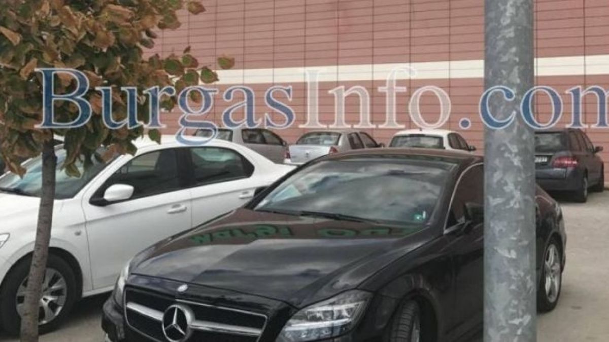 Дама с бургаски „Мерцедес“ вбеси колоната на границата в Малко Търново! Била дипломат със спешна работа в ...аутлета 