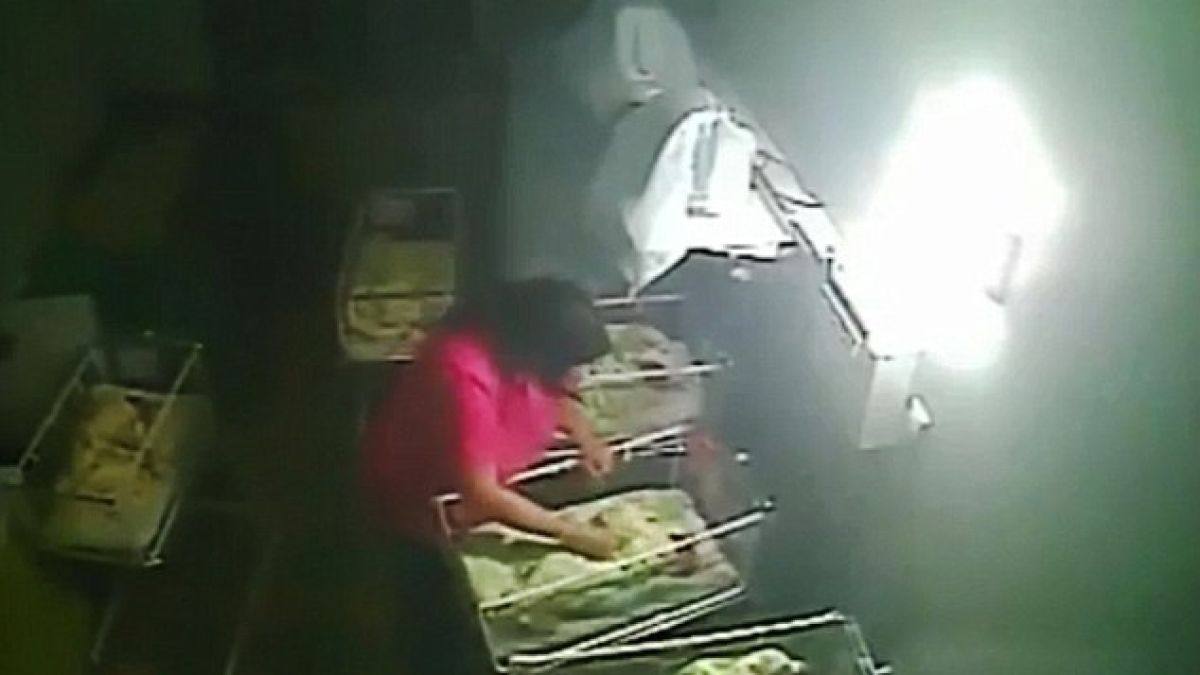 Българската сестра, пребила бебе, поставена сред най-шокиращите случаи в света, когато медик прави престъпление спрямо пациент
