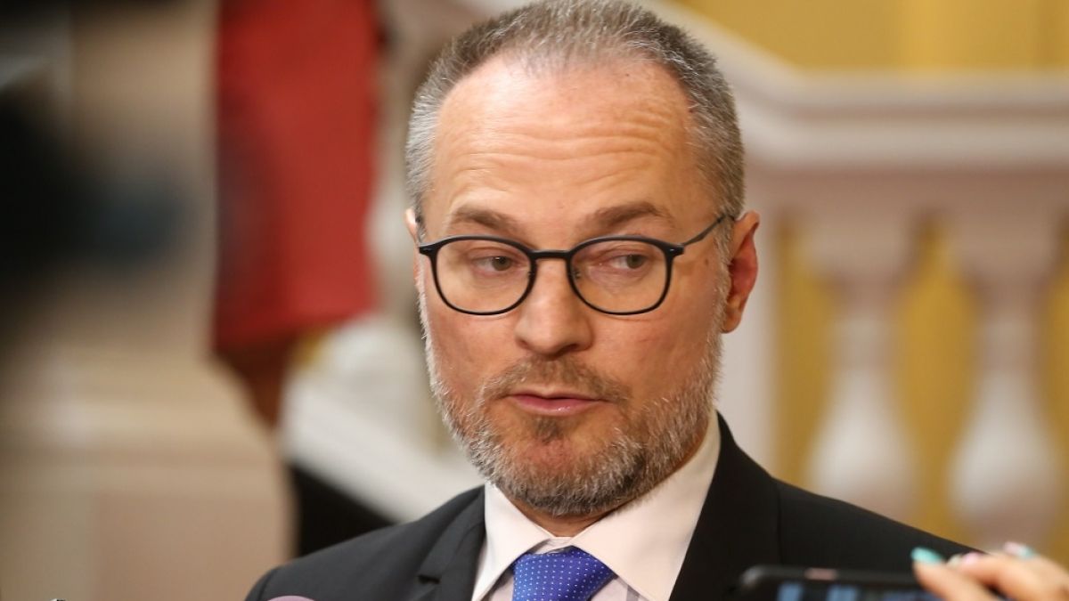 Лозан Панов иска да се отърве от заместника си Красимир Влахов