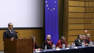 Президентът Радев откри учебната година в УАСГ и пожела на младите да... 