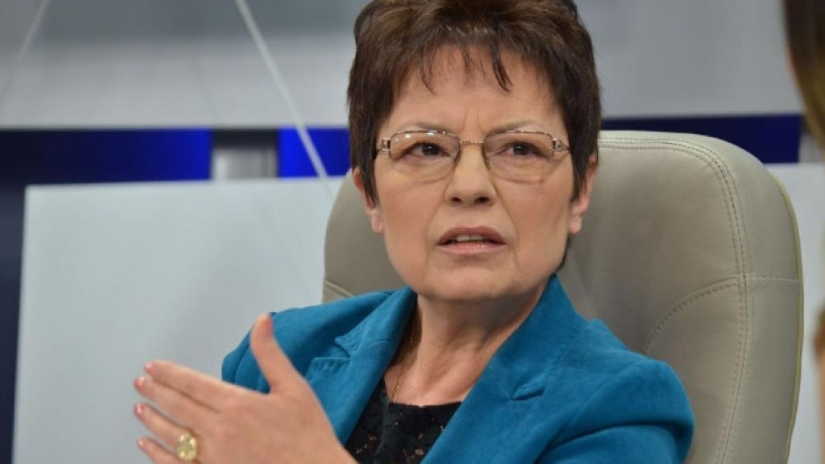 БСП за първия учебен ден: Реформа "каруцата пред коня", наредби като плаващи пясъци