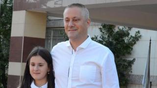 Звездните наследници прекрачиха прага на Италианския лицей - Крум Савов, Джуди Халваджиян и Мариана Векилска редом до децата си (СНИМКИ)