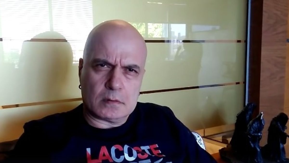 Десетки хиляди преминаха под знамето на Слави Трифонов само за денонощие (ВИДЕО)