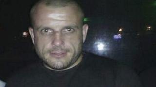 Гаргата пак подлуди Бургас! Нападна жена и после счупи ръката на полицай