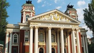 БЛИЦ TV: Откриха фотоизложба по случай 110 г. от откриването на Народния театър