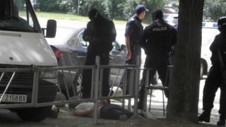Ексклузивно и само в БЛИЦ! Вижте първа СНИМКА на един от най-опасните наши бандити, и Гърция трепери от него!