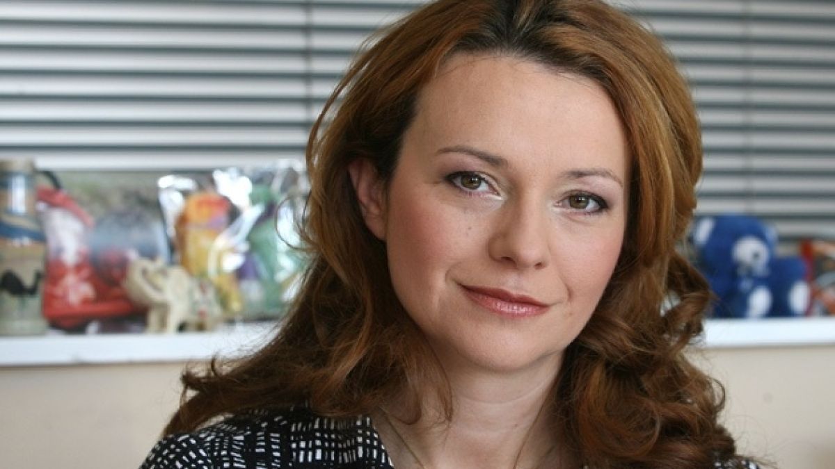 Само в БЛИЦ! Ексшефката на БНТ повлече крак - поне 10 известни лица напускат с Вяра Анкова телевизията майка!