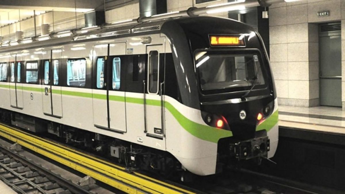 Детска банда тараши чужденци в метрото на Атина, плячката прибирал млад афганистанец  