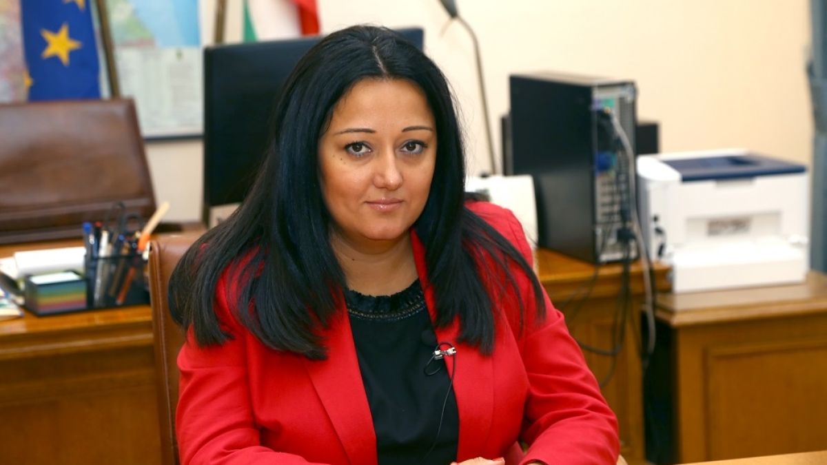 БЛИЦ TV: Има ли драма по оста ГЕРБ - Патриоти? Защо Марешки се завъртя на 180 градуса? Какви са ползите от Европредседателството? Лиляна Павлова отговаря в ексклузивно интервю за БЛИЦ