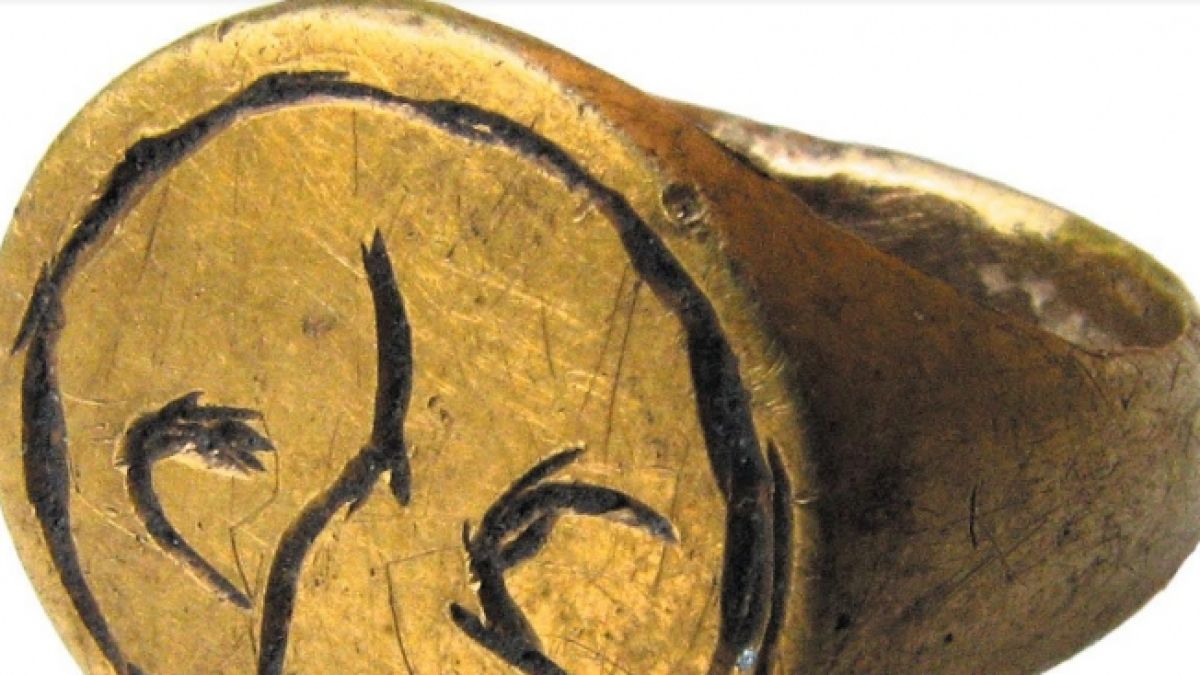Уникални находки на близо 10 века откриха в крепостта "Лютица" (СНИМКИ)