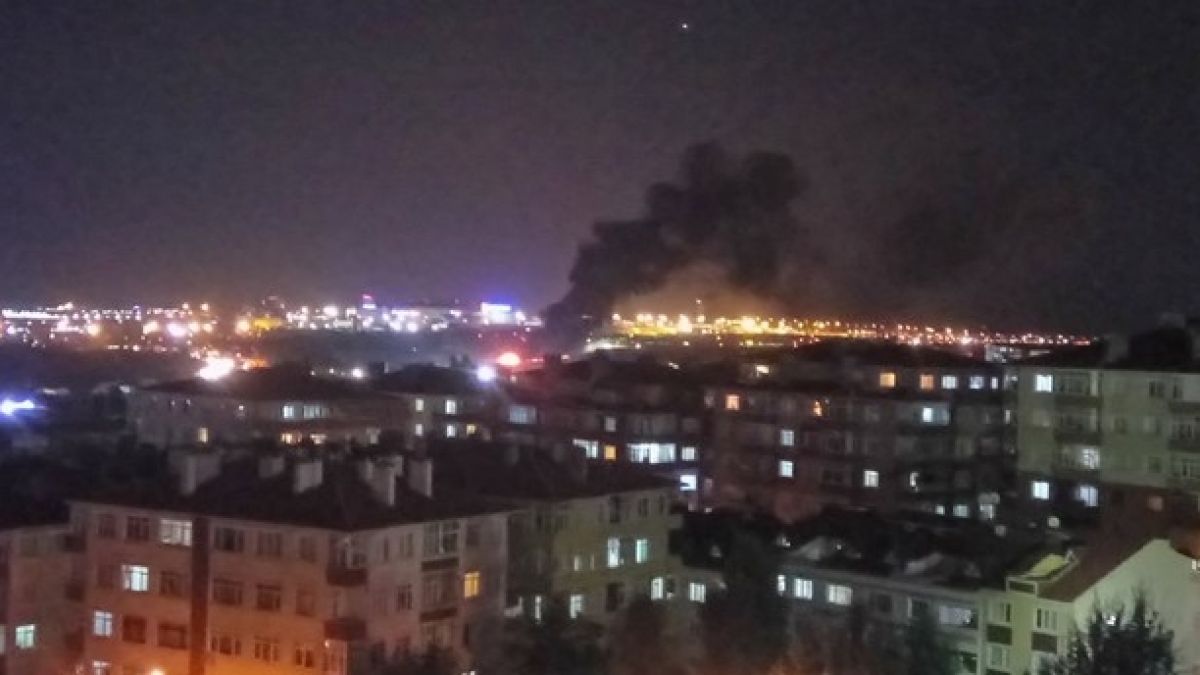 Извънредно положение на истанбулското летище "Ататюрк"! Може да има загинали и ранени (СНИМКИ/ВИДЕО)