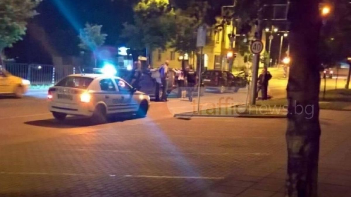 Две зверски катастрофи в Пловдив - загина моторист, кола е по таван!