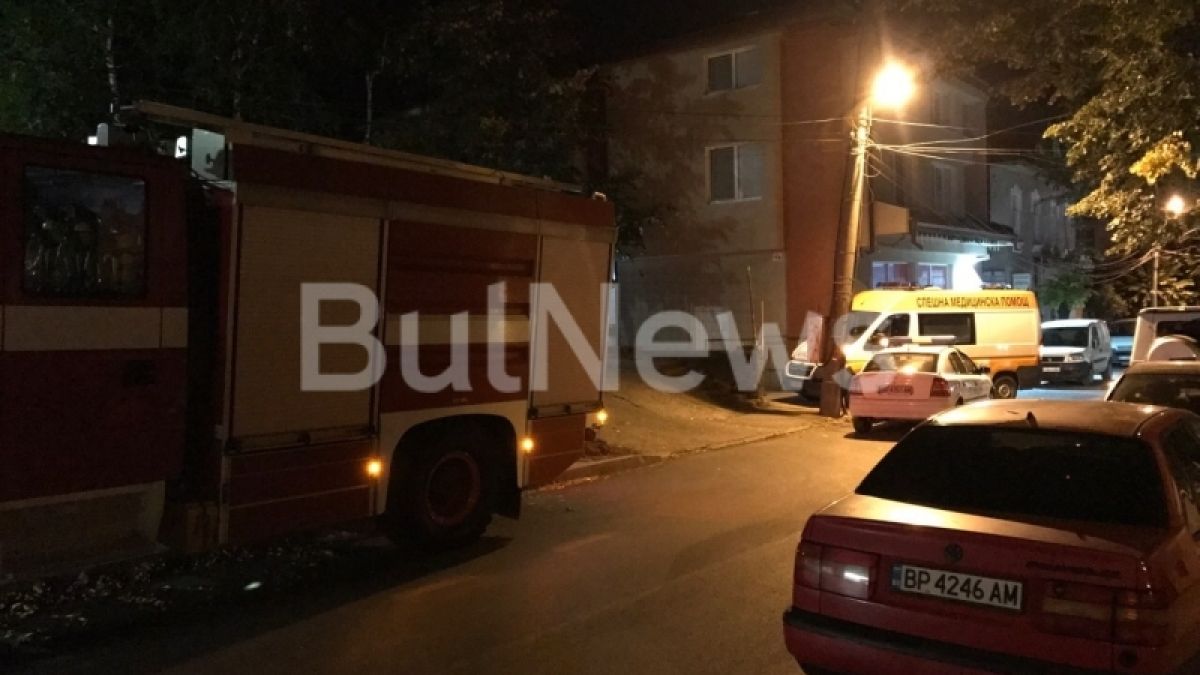 Огромна трагедия във Враца! Пожарникари разбиха врата на апартамент и се натъкнаха на нещо ужасяващо (СНИМКИ)