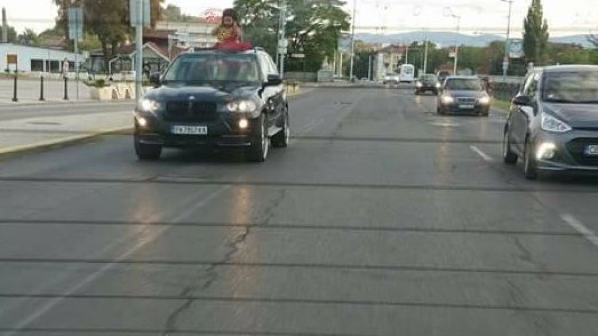 Знойна каскадьорка втрещи пловдивчани (СНИМКИ)