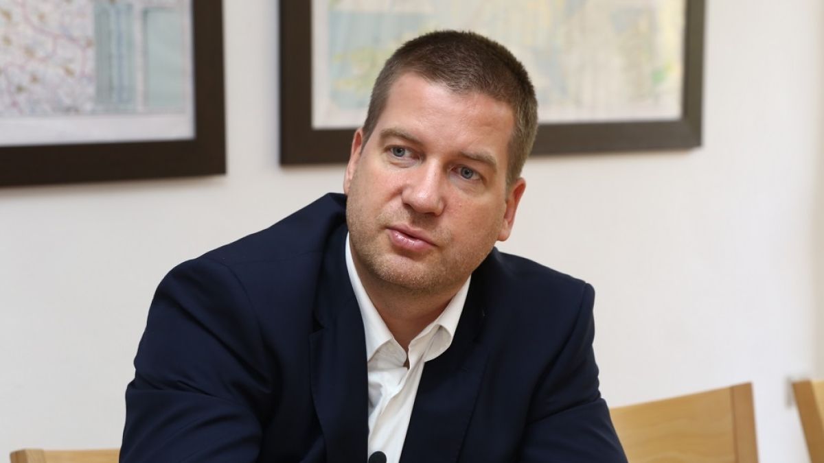 "Ти си мишена!": Валят заплахи към кмета на Стара Загора