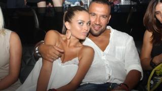 Яна на Петко побърка мъжете със СНИМКА 18+ по монокини