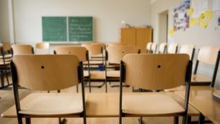 Решено! Училищните настоятелства нямат право да събират пари
