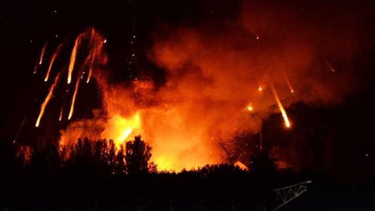 Боеприпаси за огромна сума са били унищожени при пожара във военния склад в Украйна 