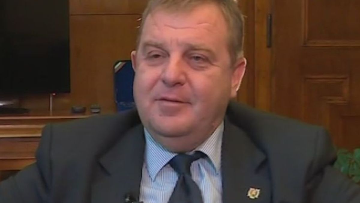 Кaракачанов разкри защо е подарил каска на младоженеца Волен, проговори за изтребителите и радикалния ислям в България