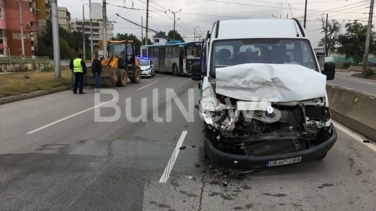 Тежка катастрофа с фадрома на входа на Враца (СНИМКИ)