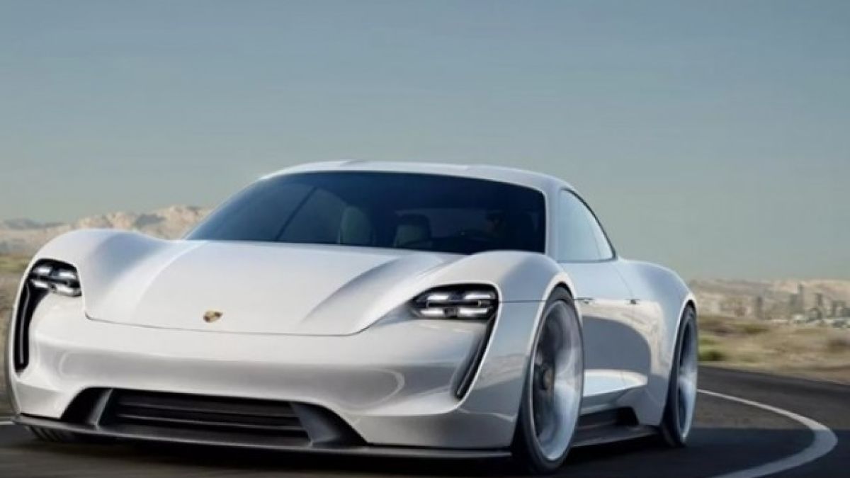 Porsche готви голяма изненада за феновете си през 2019 г.