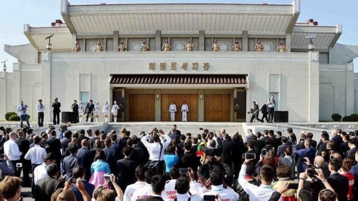 Пловдивски кмет отиде до Северна Корея и обратно, донесе много добра новина оттам 