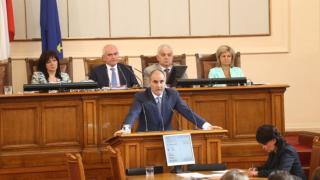 Цирк в парламента! Гърневски рецитира "Ах моя, Партийо любима", викат линейка да го откара в психиатрията, депутати се "оправят" с гащи и без гащи