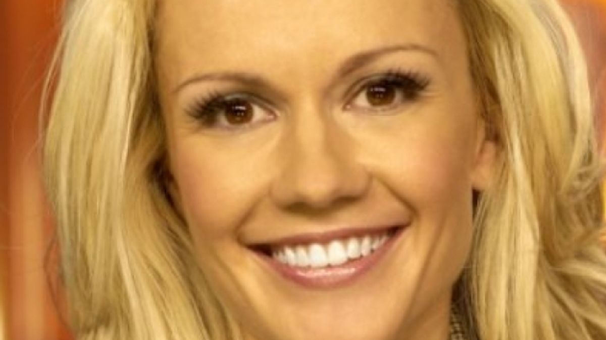 Мария Игнатова все по-близо до чалга гилдията! Водещата вади 4 бона за "поялника" си