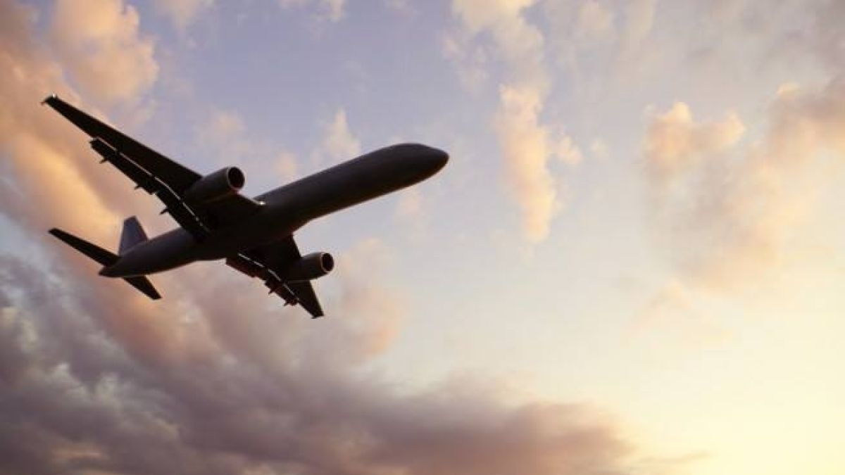 Намериха мъртво новородено на борда на самолет, майката избяга, но после я задържаха