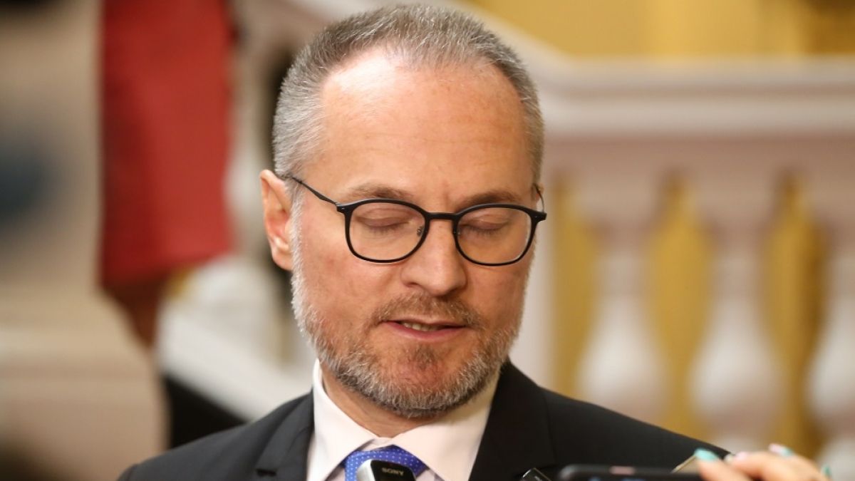 Огромен скандал: Лозан Панов бойкотира парламента, постави се над държавата