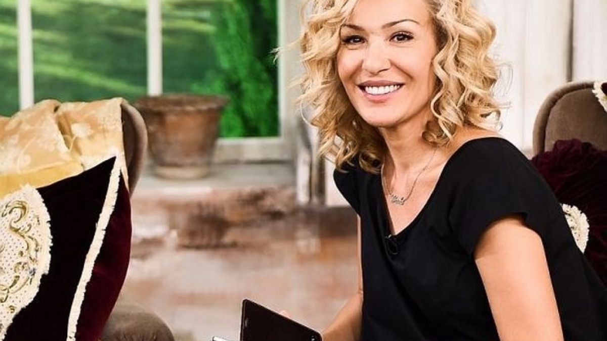 Предложиха 50 бона на Гала за сватба