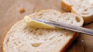Събуждате се гладни през нощта? Тази диетична вкусотия ще ви засити