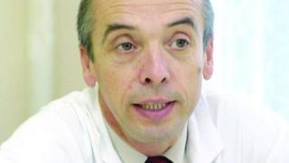 Сензация: Вирус от Ухан натръшкал хиляди софиянци през 1996 г, а Мангъров ги лекувал 