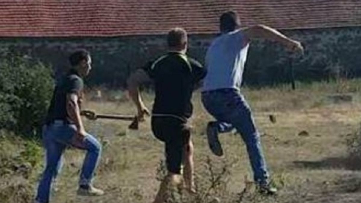 Цигани се млатиха с винкели в Радомир, а причината е...