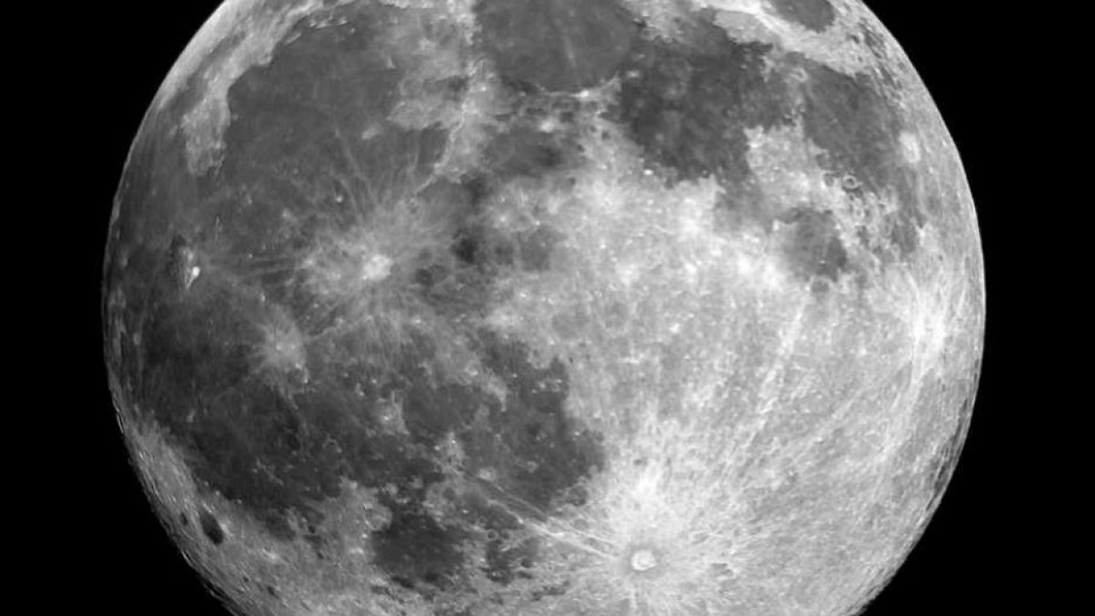 Обмислят създаване на селище на Луната