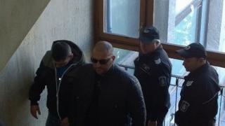 Луд екшън! Гринго беснее в съда, скочи на охраната, а Софка и баба му ридаят неутешимо! (ВИДЕО)