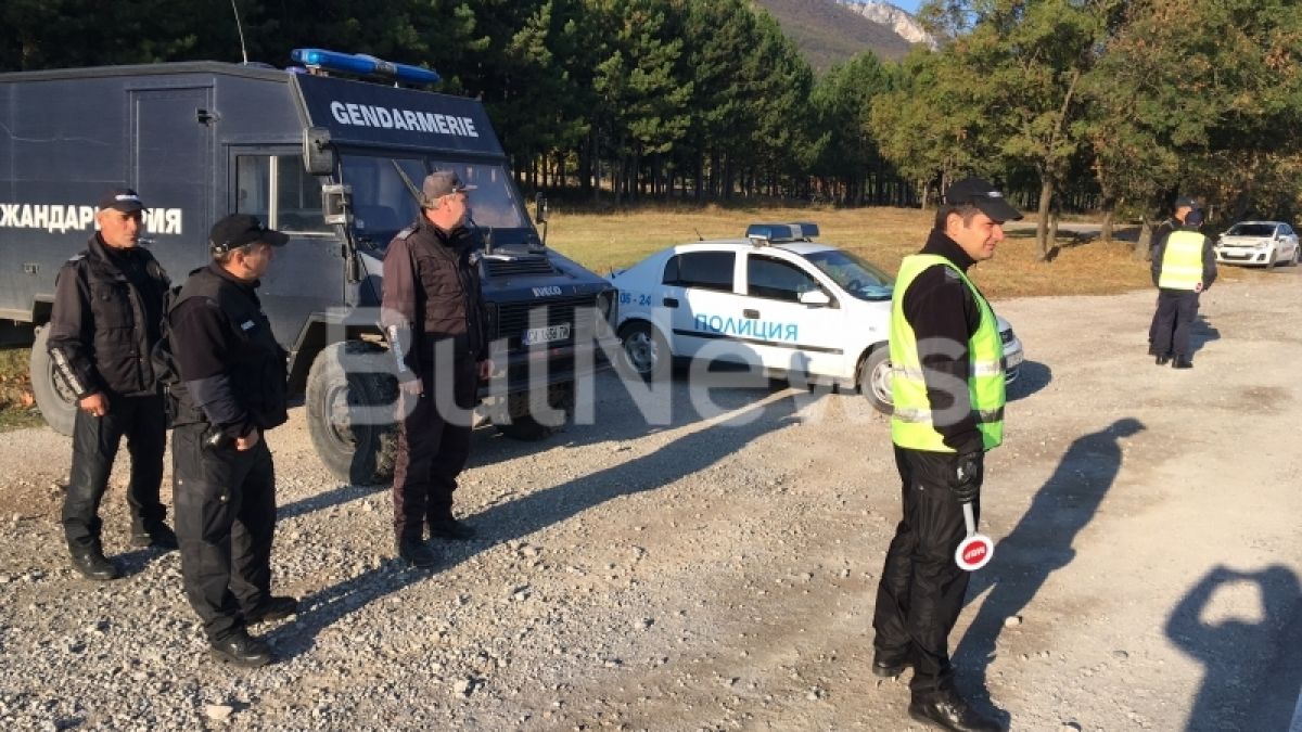 Първи СНИМКИ от спецакцията на ГДБОП, която блокира Враца, спипаха ли топ авера на страшилището Квиц? (СНИМКИ)