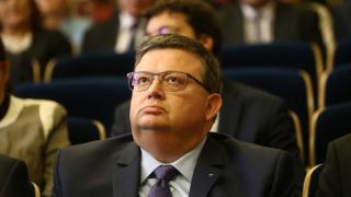 Цацаров се зае с Пламен Майстора и запалената журналистическа кола