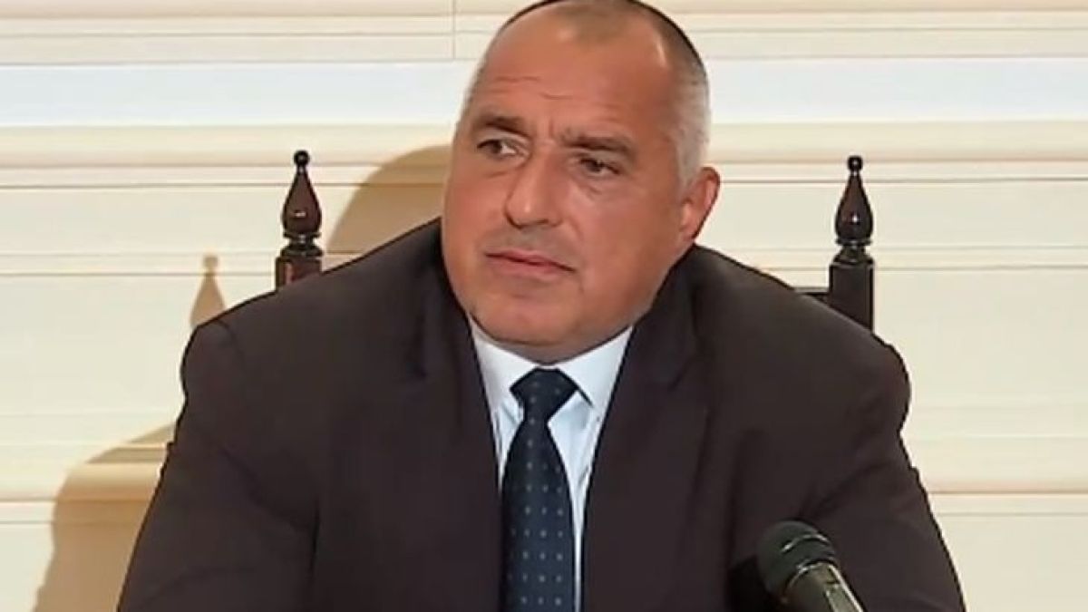 Премиерът очерта съдбата на "Емко" и "Дунарит"