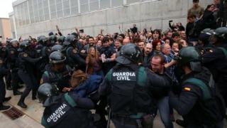 Репресиите започнаха! Съдят шефа на каталонската полиция за призиви към бунт